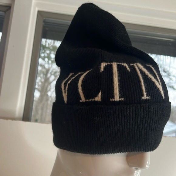 Valentino Black Valentino Garavani VLTN Beanie Virgin Wool Cashmere - Picture 2 of 6
